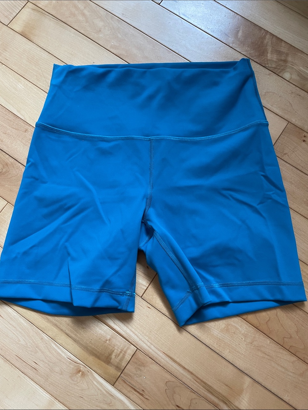 Lululemon Wunder Train High-Rise Short 6” – Size 8 – Hawaiian Blue